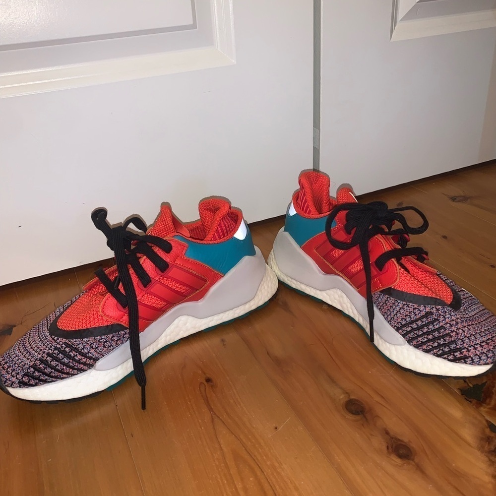 Women’s Adidas equipment tennis shoe. ADV/ 91-18 - Picture 5 of 6